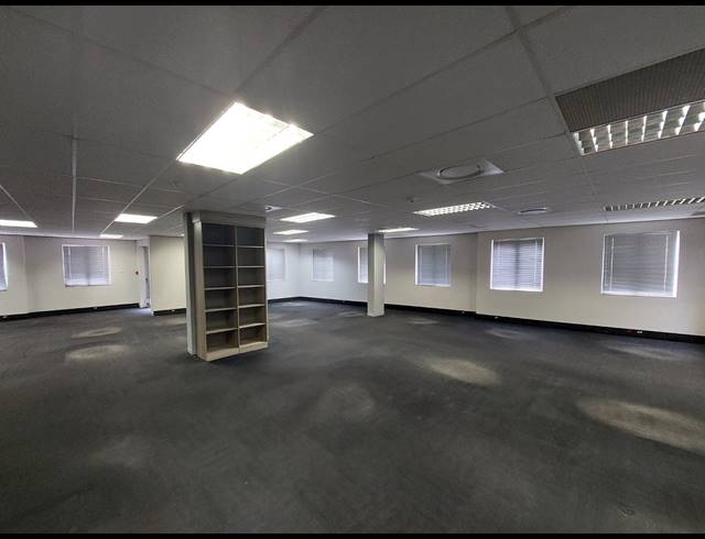 389M² OFFICE TO LET IN GREENSTONE HILL